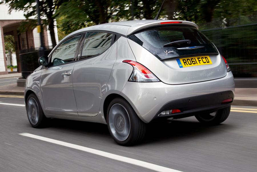 Chrysler Ypsilon 2011 года  (фото 45 из 50)